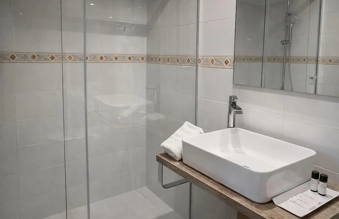 Aparthotel Montcada-1
